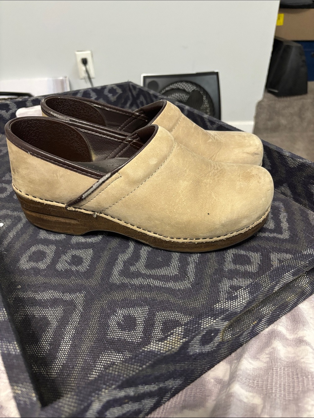 Dansko Beige leather Clogs size 41